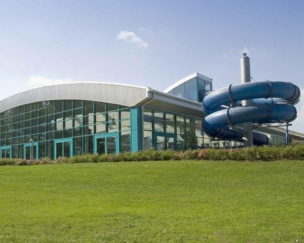 Blick auf das Schwimmbad in Hofgeismar