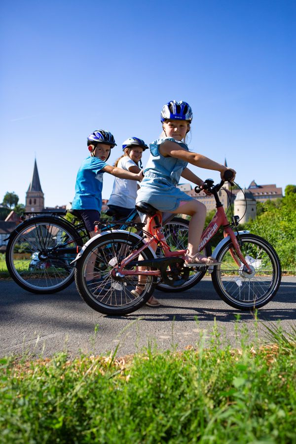 Kinder auf dem Diemelradweg